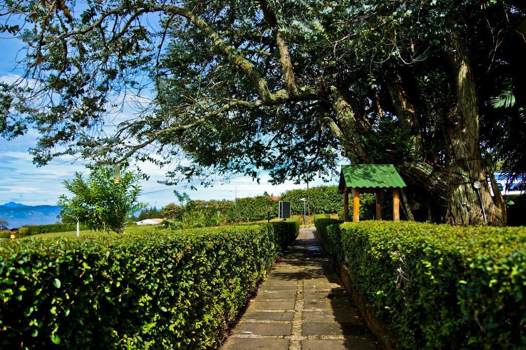 Grandpas Hotel & Restaurante Cartago Luaran gambar